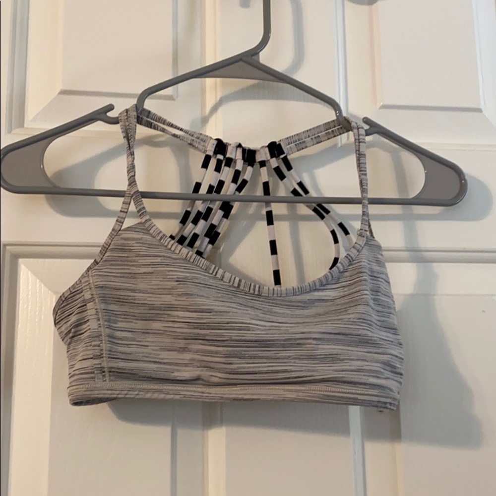 Cross back Lululemon sports bra